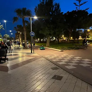 moderne-stor-leilighet-ved-stranden-og-sentrum-i-torre.1costadelsol.com/